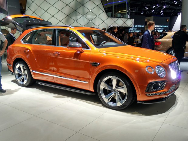 宾利全新添越亮相法兰克福车展