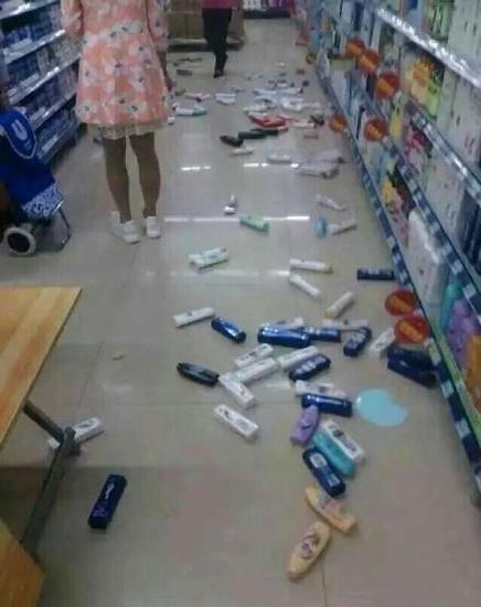 河北秦皇岛连发两次地震墙壁开裂 天津有震感