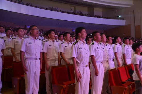 解放军海政文工团来河海大学进行慰问演出_新浪江苏_新浪网