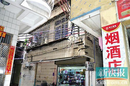 ■车陂派出所报警台外整改前后。