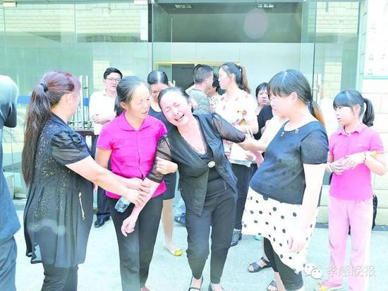 天津港爆炸事故牺牲孝感籍消防员胡乐魂归故土