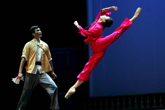 老将军与《红色娘子军》国庆节同台演出