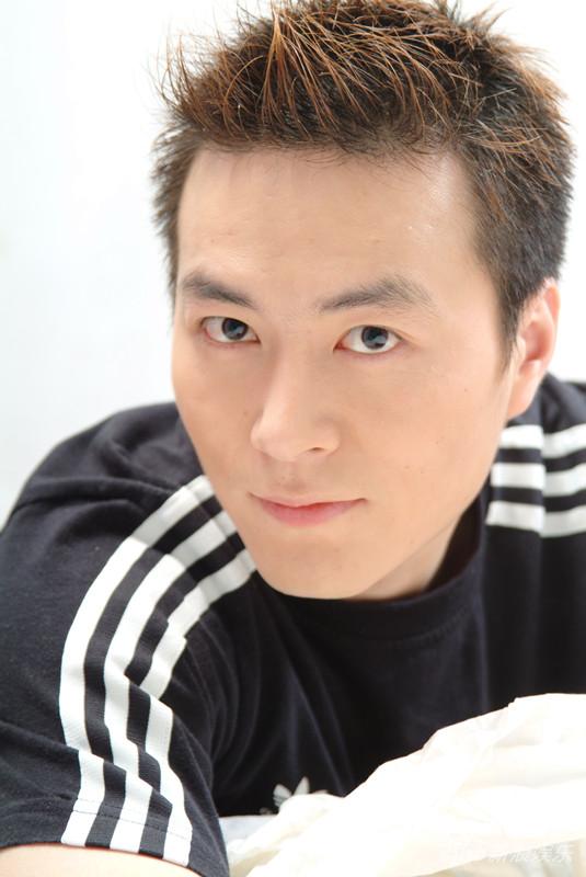 《历史永远铭记》开播 谭皓首演大反派