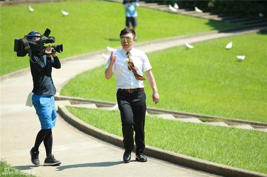 黄渤黄磊谁更聪明 两男子争执