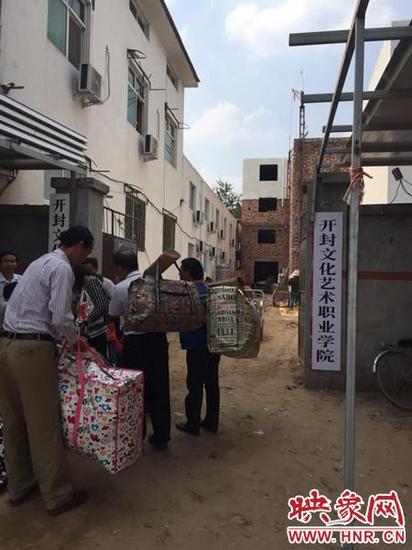 大多沒有防盜窗的女生宿舍