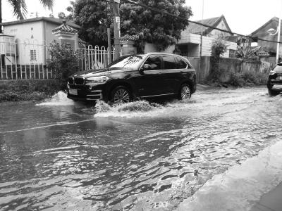 勋亭路积水路段