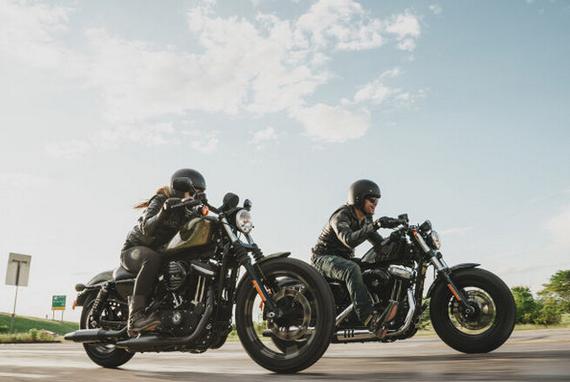 躁动吧骑士 哈雷戴维森暗黑定制摩托 _成都汽