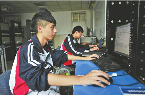 济南九职专的高三学生宁述言，曾协助公安部门打掉上千个赌博网站。