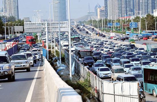 鄭州市區(qū)東南9個(gè)易堵點(diǎn)公布 交警給出繞行建議