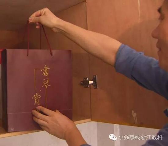 “霸气”月饼的外包装