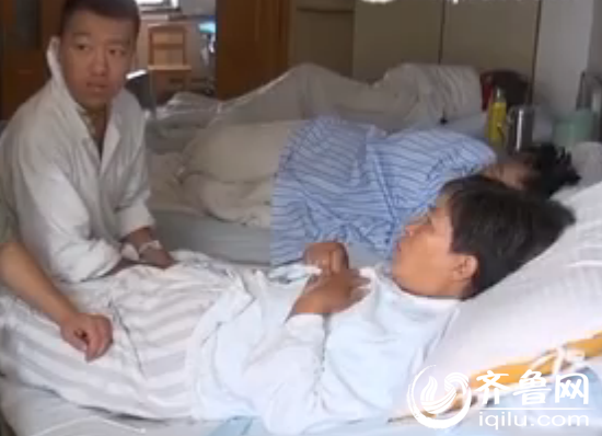 手術順利完成后吳阿姨被推進病房(視頻截圖)