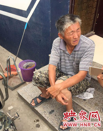 郭彩麗的身份證和殘疾證　