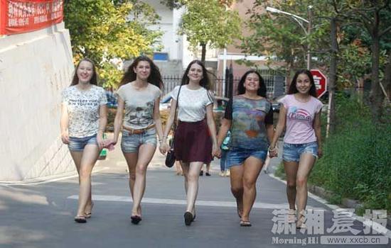 俄罗斯美女留学生在长沙:最爱去东北餐馆_新浪湖南_新浪网