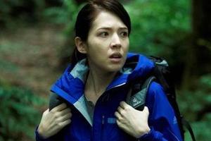 许玮甯拍鬼片被吓：黑暗中一双眼睛直盯我