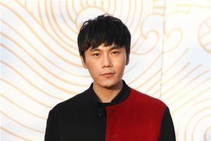 秦昊首次亮相金鸡电影节 公开质疑公信力