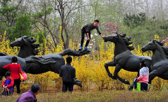 由“不文明”到“文明”，是一条漫长的道路