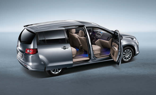 自备移动城堡 长假高速不怕堵