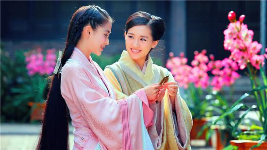 《云中歌》杨颖苏青患难与共对月结拜