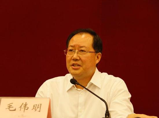 毛伟明
