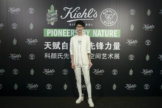 知名美妆博主吴淼科颜氏2015"pioneers by nature 天赋自然 先锋力量"