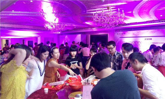 天下行租车王中王博车 准妈妈开走锋驭_厦门汽