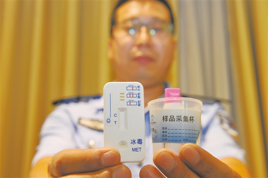 唐山交警首次配发毒品检测试剂上路执法