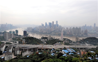 昨日,施工建设中的东水门大桥南立交。