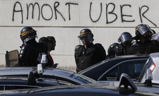 法国说非专业司机不得开专车 Uber很失望