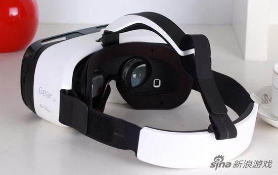 三星的Gear VR，下个月纪念碑谷的开发商将有一款专为VR研发的游戏在此设备上发布