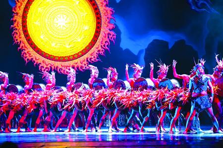 穿越《花山》 寻找壮族先人的生命密码|壮族|花山|舞蹈_新浪娱乐_新浪网