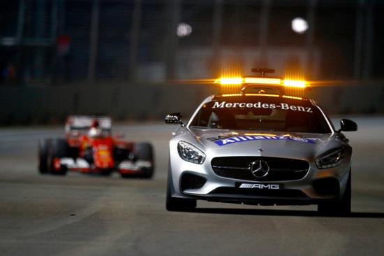F1新加坡站出现两次安全车的情况历史上发生过3次，这3场比赛赢家都是法拉利。