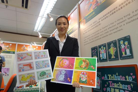 图；香港邮政明年发行12套特别邮票，包括猴年贺岁邮票”大公报记者叶汉亮摄