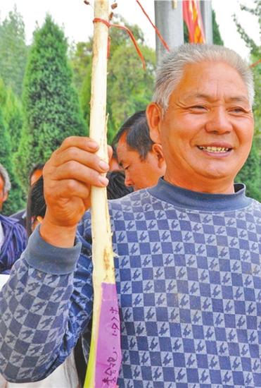 李合現種的大蔥一舉奪魁