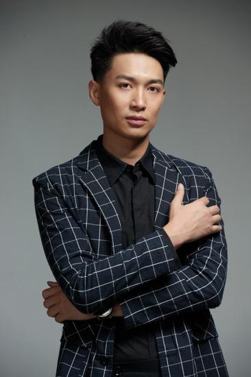 《一路上有你》热拍 李智执法机器遇见爱