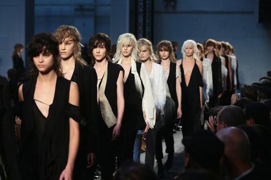 比利时独立设计师品牌Ann Demeulemeester也是淘宝上被仿的常客