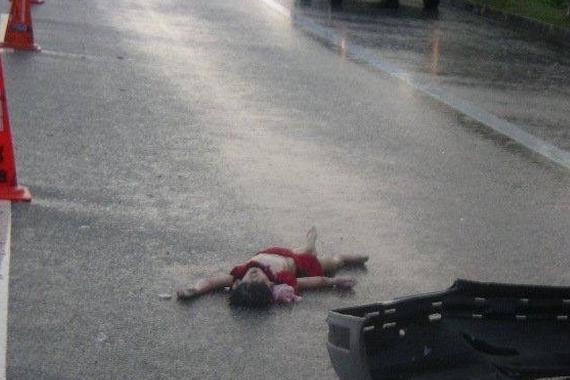 小学生过马路被撞身亡 被SUV撞飞又撞公交