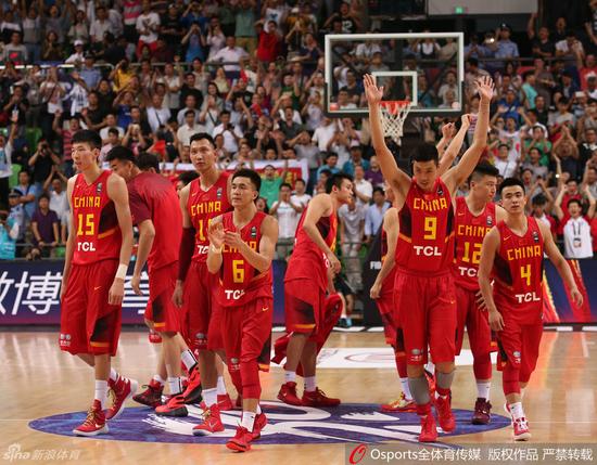 中国男篮逆转韩国亚锦赛两连胜 周琦成末节奇兵