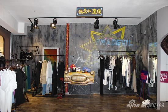 厦门现8个试衣间服装店 导购通通只有小鲜肉