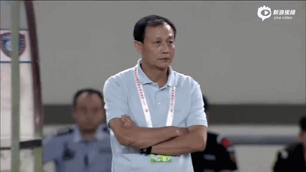 孙可争议破门前后:力帆中卫先推倒卡尔坦森?|gif