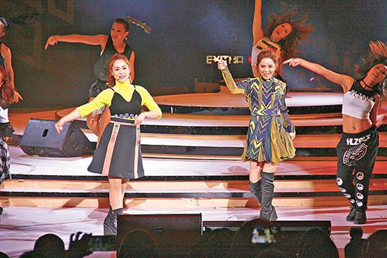 阿Sa避谈陈伟霆 恢复状态边唱边跳很卖力|阿S