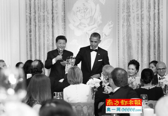 9月25日，国家主席习近平和夫人彭丽媛出席美国总统奥巴马在白宫为他们举行的隆重欢迎宴会。 新华社发