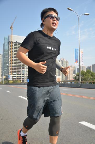 杜海涛:跑步不为减肥 用双脚探索城市_跑步频道_新浪竞技风暴_新浪网