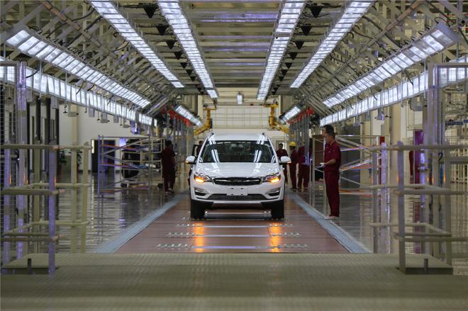 众泰金坛工厂正式竣工投产 大迈X5下线发车