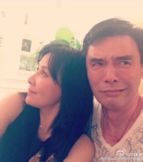 钟镇涛与刘嘉玲的亲密合影