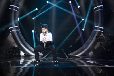 李成宇颜艺模仿易烊千玺《tell me why》|李成宇|新声代|第三季_新浪娱乐_新浪网