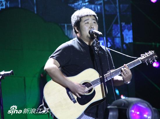 民谣歌手宋冬野接受新浪江苏采访:民谣也是流