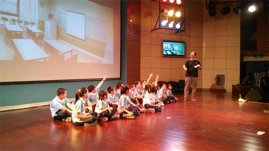 用戏剧课挤占应试教育空间 强化美育