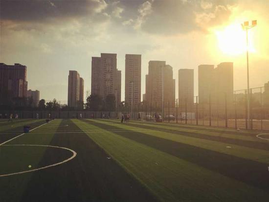 成都主城区最大足球公园开业 将打造少年球星