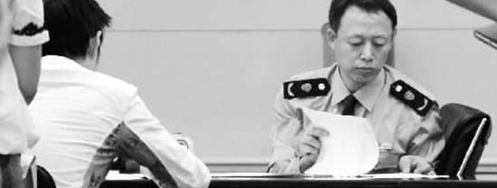 昨日，“三證合一，一照一碼”營業執照在河南全省同時發放