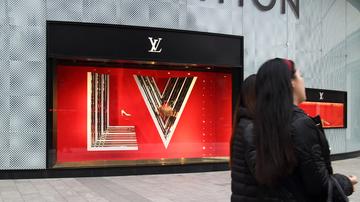 LV中国定价策略不合群 